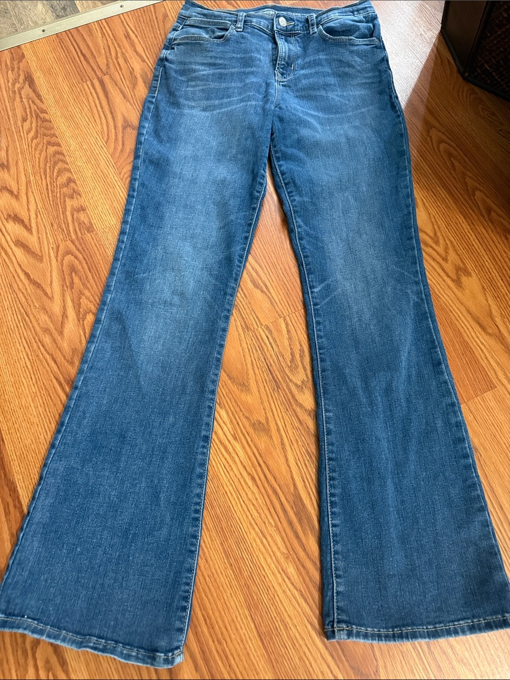 Old Navy Medium Blue Flare Jeans — Wide Leg size 2